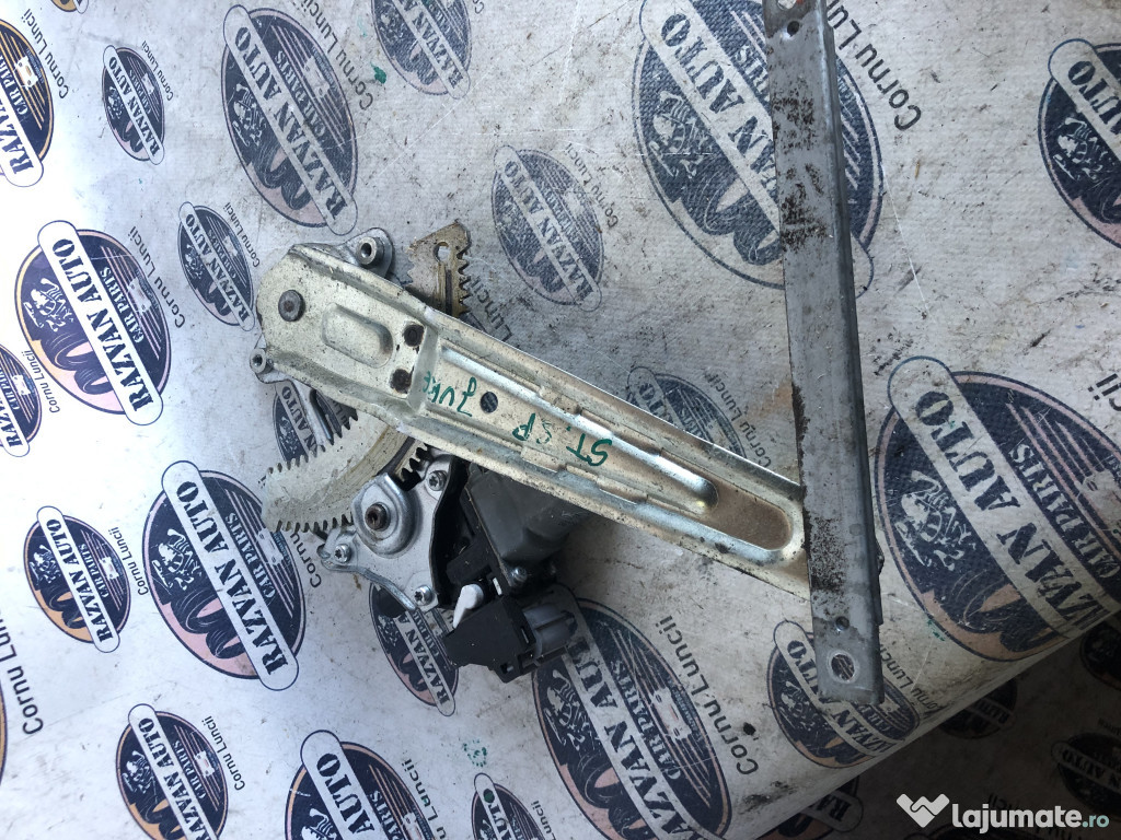 Macara geam stanga fata Nissan Juke 2011