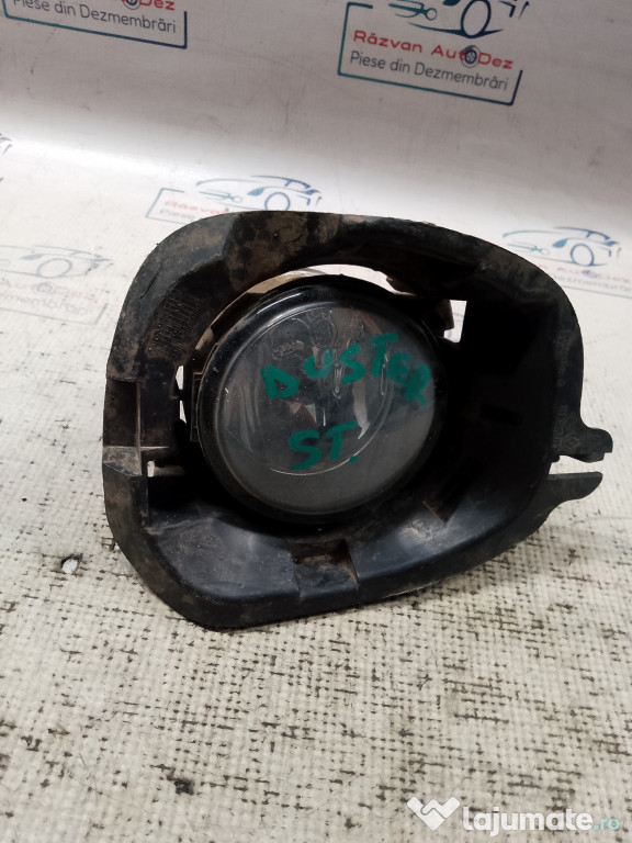 Proiector stanga Dacia Duster 2012