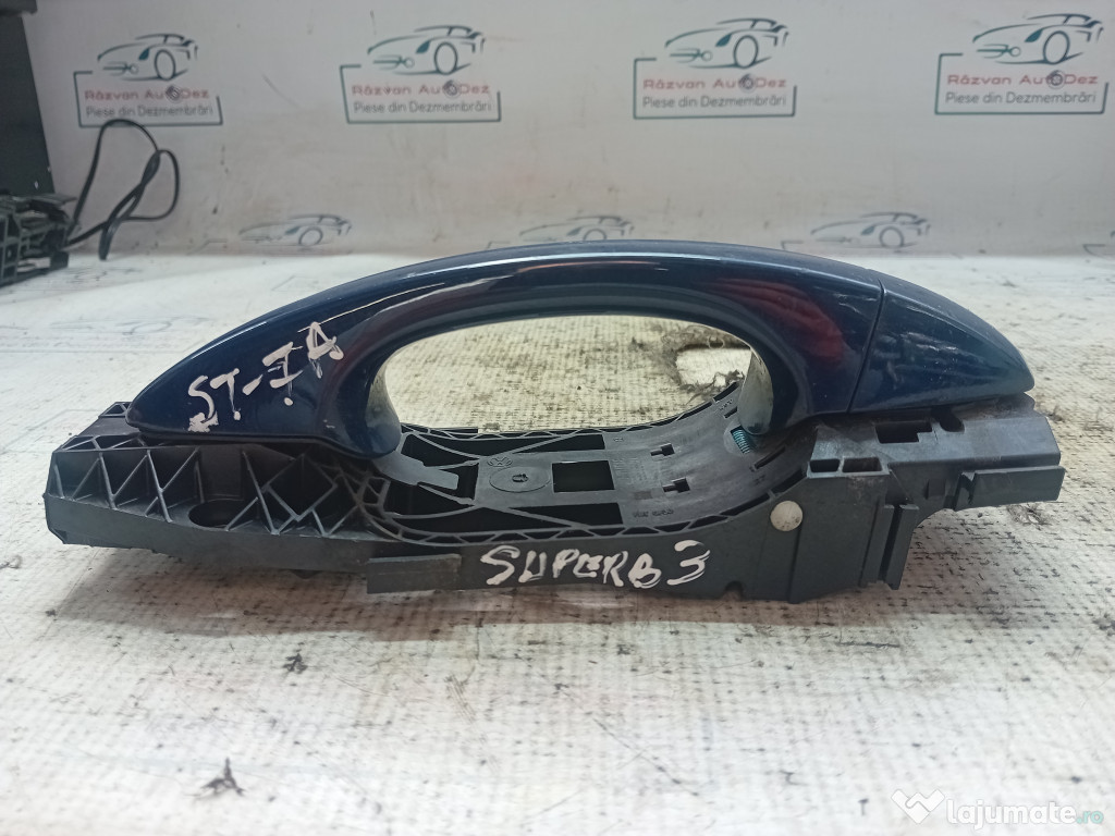 Maner exterior stanga fata Skoda Superb 3 2015