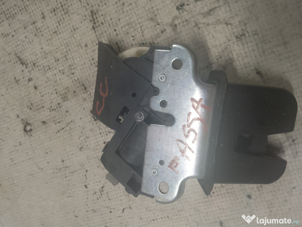 Broasca hayon Volkswagen Passat CC 2012