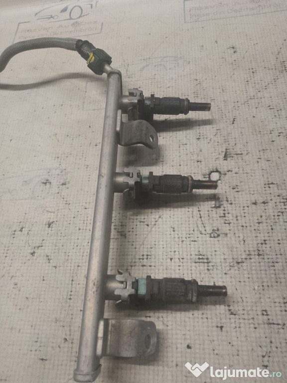 Rampa plus injectoare Dacia Sandero 1.0 Benzina 2017