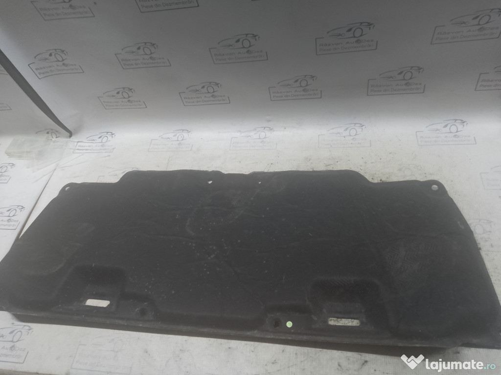 Pâsla capotă Nissan Juke 2011
