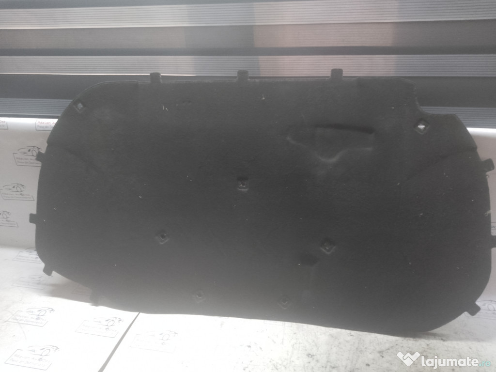 Pâsla capotă Volkswagen Scirocco 2012
