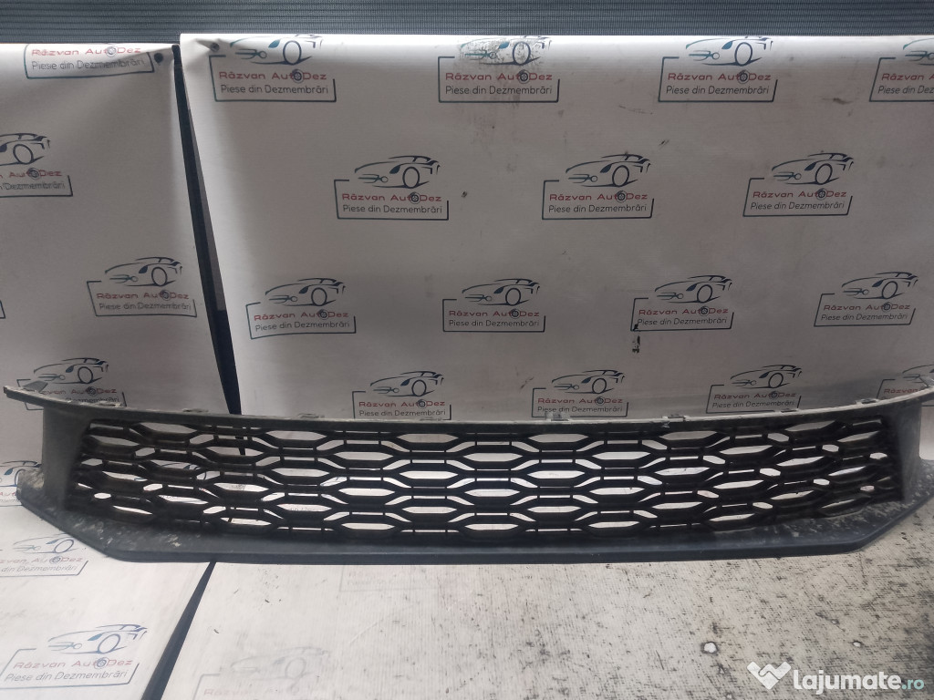 Grila bara fata Dacia Sandero 2 2018