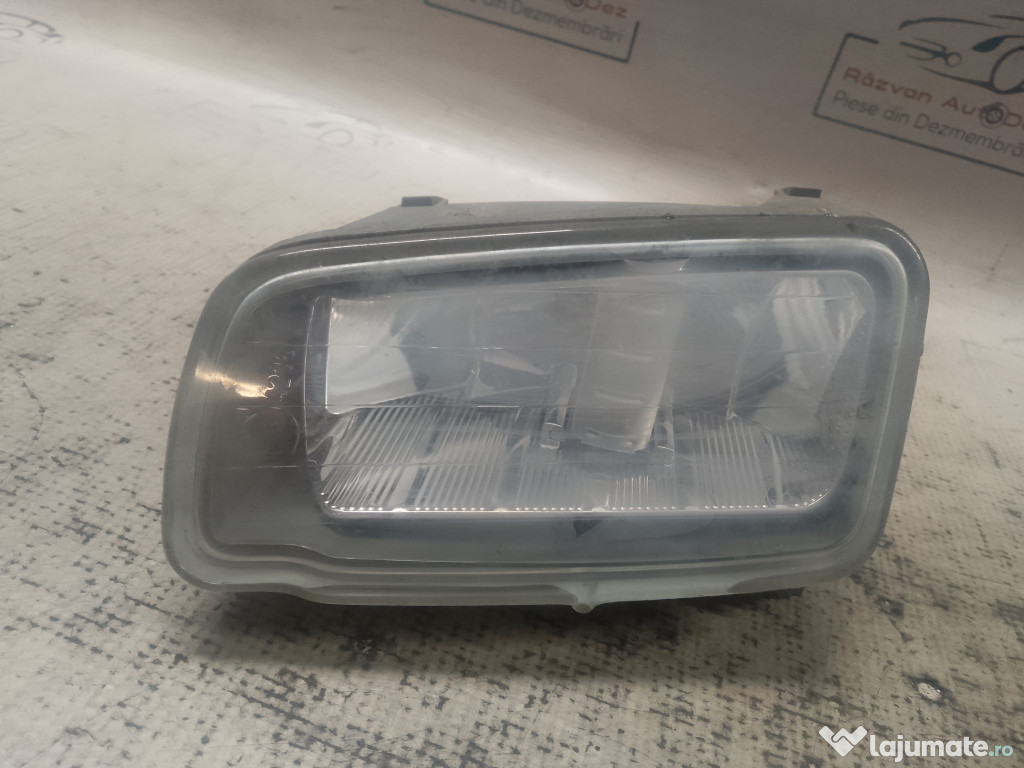 Proiector stanga Ford B-MAX 2012