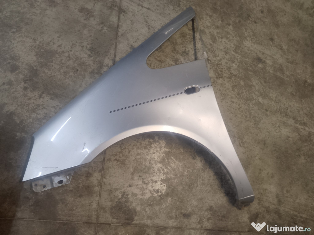 Aripa Stanga Fata Ford Galaxy 2003