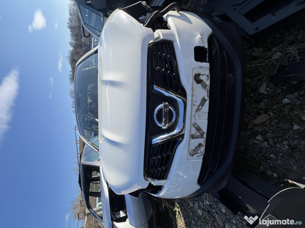 Fata completa Nissan Qashqai+2 2013