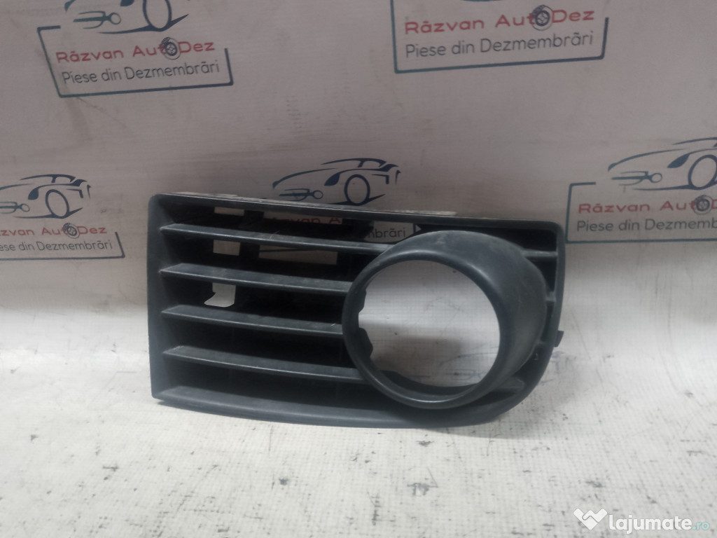 Grila proiector dreapta Volkswagen Golf 5 2008