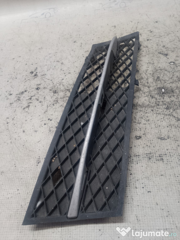 Grila proiector dreapta BMW F10 2012