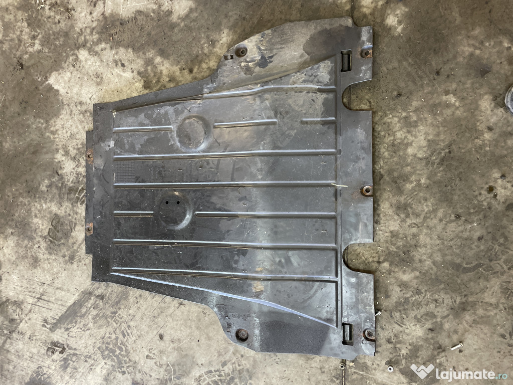 Scut motor plastic Renault Captur 1.5 Motorina 2015