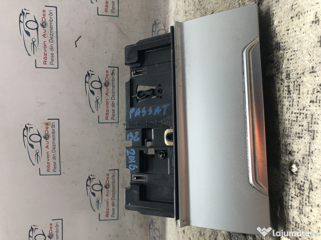 Priza bricheta auxiliara Volkswagen Passat B8 2.0 2016