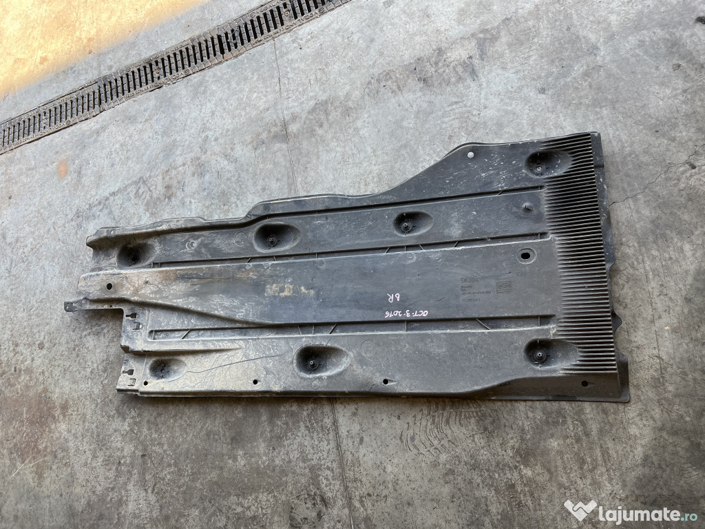Scut lateral dreapta Skoda Octavia 3 2016