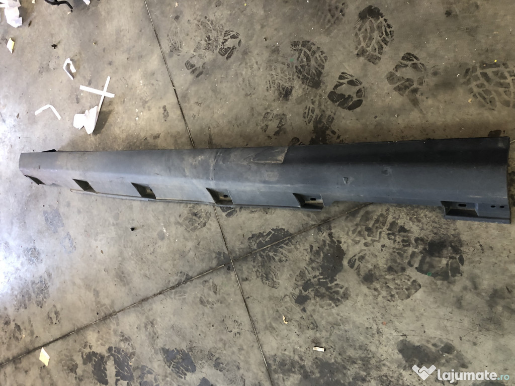 Prag stanga plastic BMW 320 F30 2014