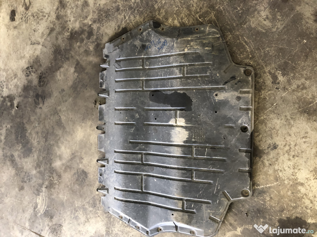 Scut motor plastic Volkswagen Golf 6 1.6 2010