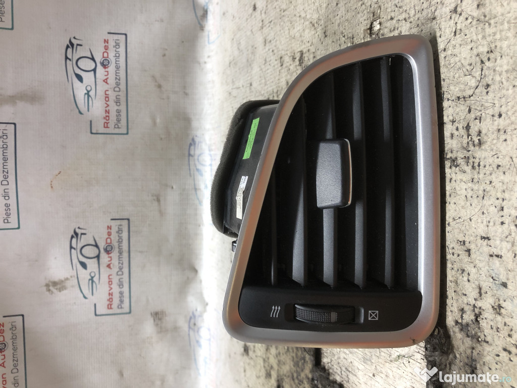 Grila ventilatie dreapta Suzuki SX4 1.6 Benzina 2015