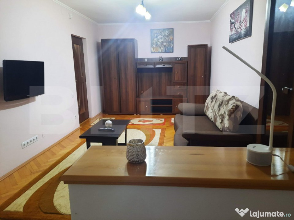 Apartament de inchiriat, cu 2 camere, 54 mp, zona Aleea Carp