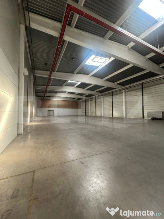 Hală industrială de vânzare – 3.045 mp construiți, fac