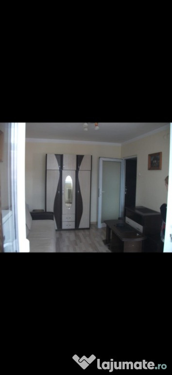 Garsoniera in bloc de apartamente Podu Ros-Lic. Racovita