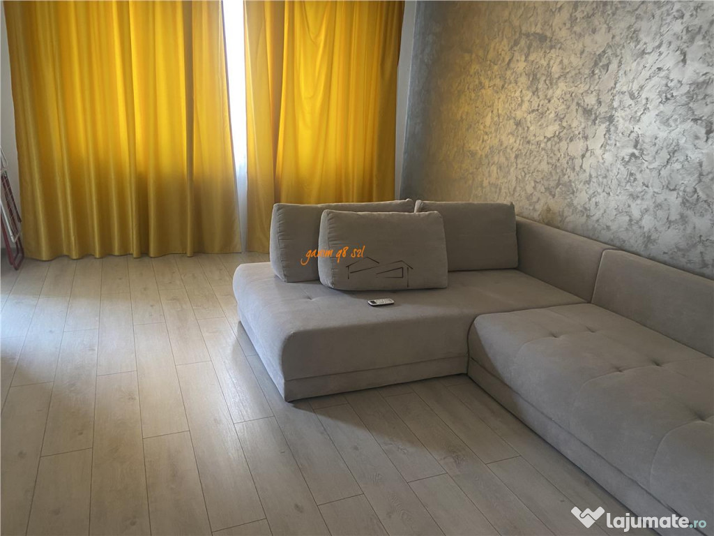 Garsoniera tip studio , decomandata , et 1/3 , 61 mp , liber