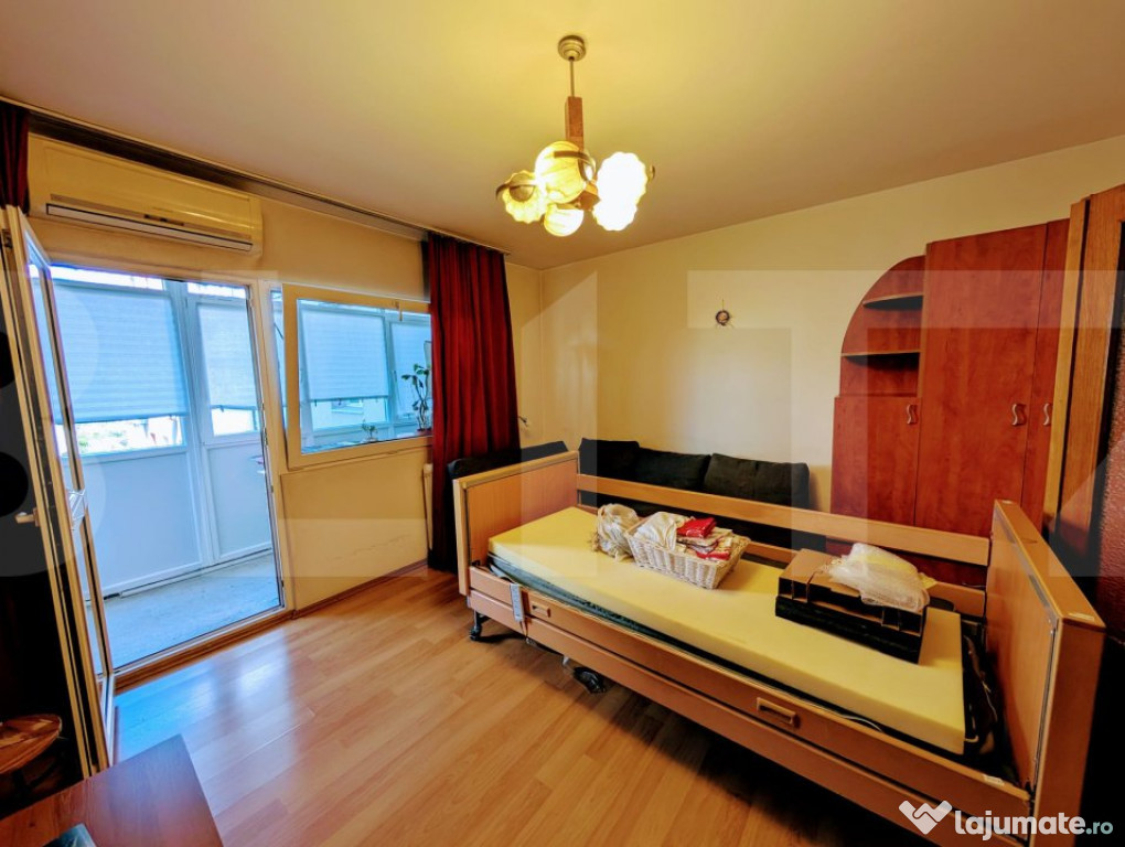 Vânzare apartament 3 camere, decomandat, 500 m de Piața Vi