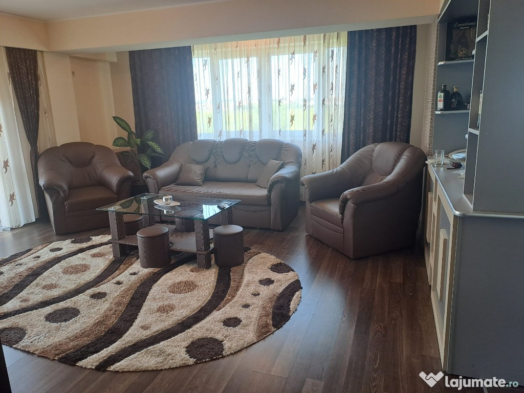 Vând apartament 2 camere cartierul Ștrand .