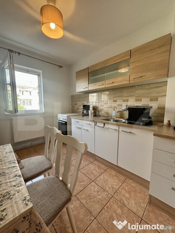 Apartament spațios, total decomandat, 4 camere – Giroculu