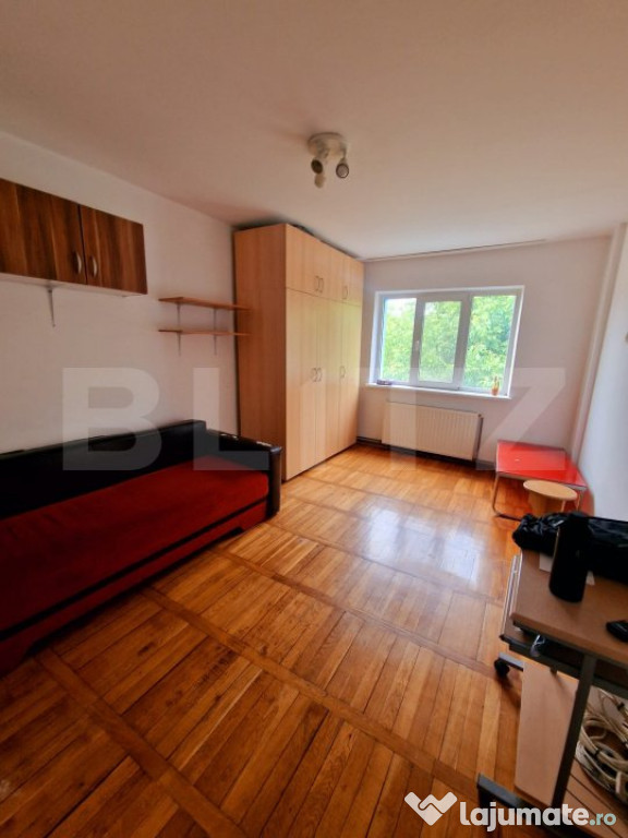 Garsonieră decomandată–zona Tractorul, 30,3 mp, etaj 3/4