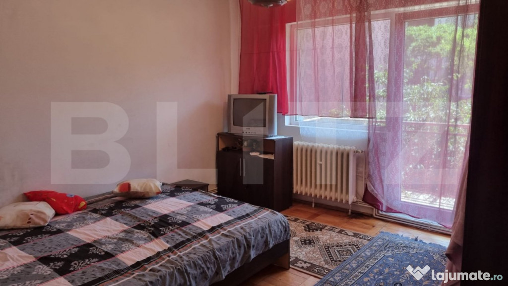 Apartament de vanzare, cu 3 camere, 69 mp, zona Carpati 2