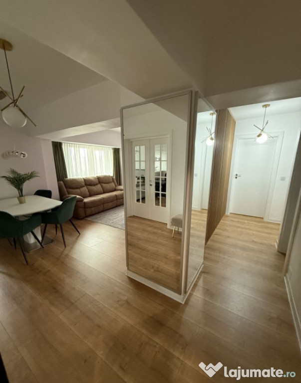 Apartament de 3 camere ( Complet Renovat )-Unirii