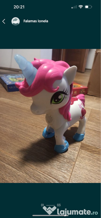 Unicorn interactiv, care repeta și scoate sunete
