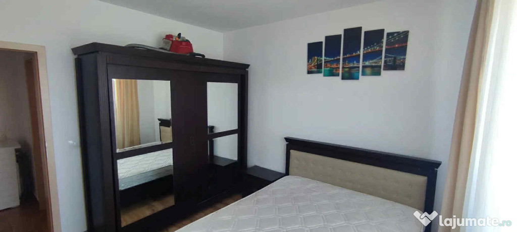Apartament 2 camere, decomandat - zona Tractorul