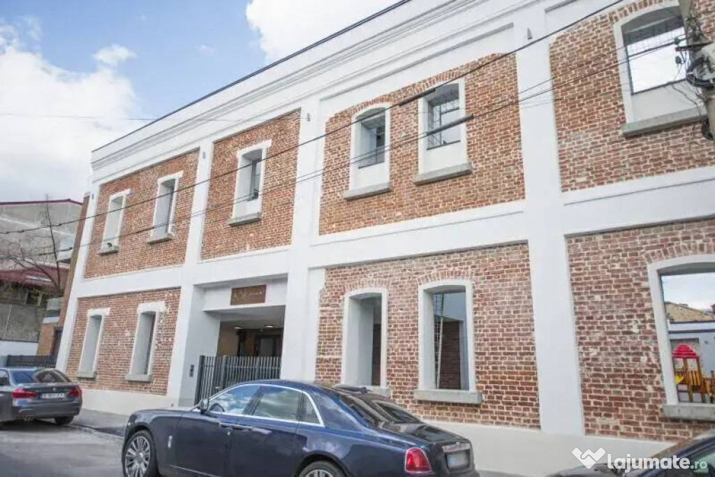 Apartament 3 camere zona Parcul Carol !