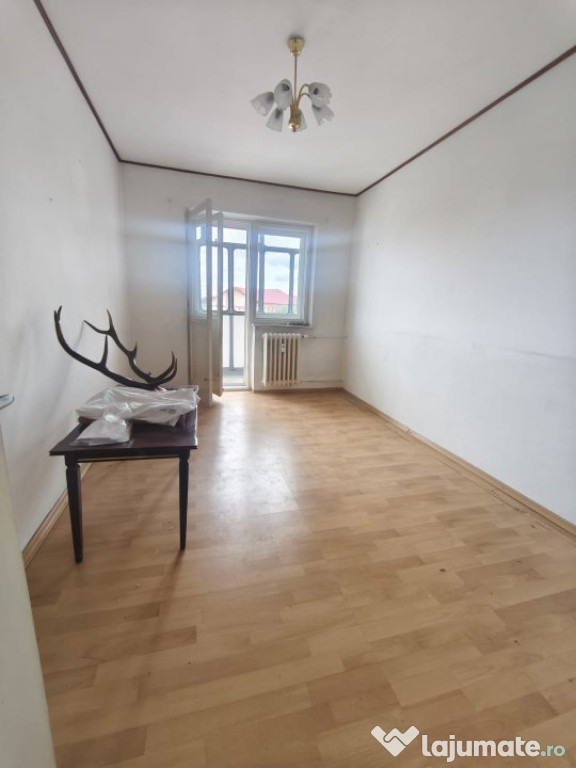 Apartament 3 camere+boxa, 60mp, zona Hurmuzachi, Radauti