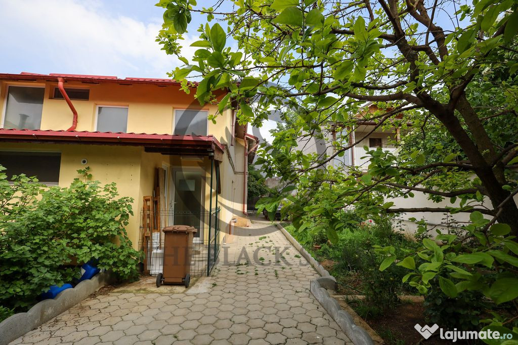 Casa de vanzare 12 camere | 2 constructii - Business, Rez...