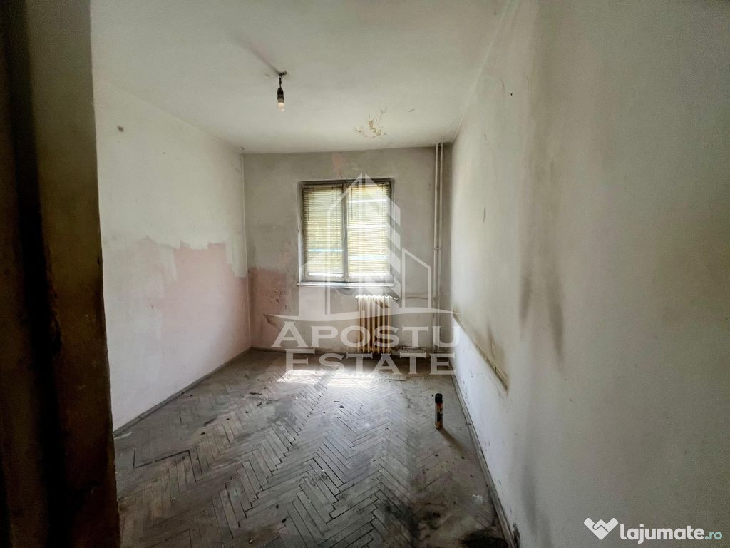 Garsoniera necesita renovare,etaj 1,zona Dacia