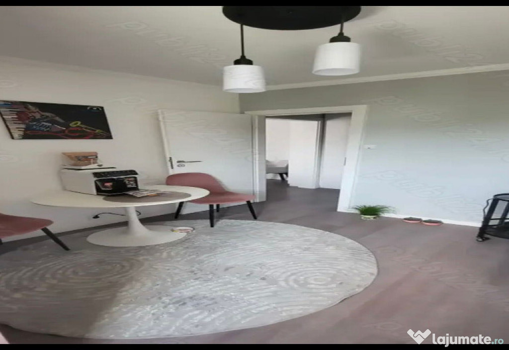 Apartament 2 camere, decomandat - zona Astra