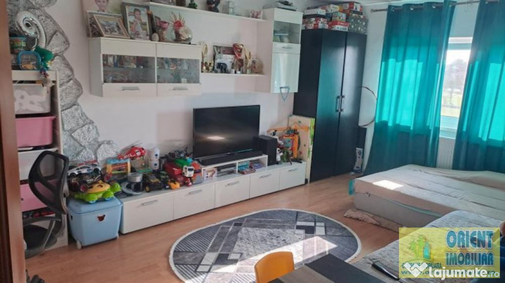 Km 4-5, Doraly, decomandat, 2 camere, gaze, mobilat, vanzari Constanta