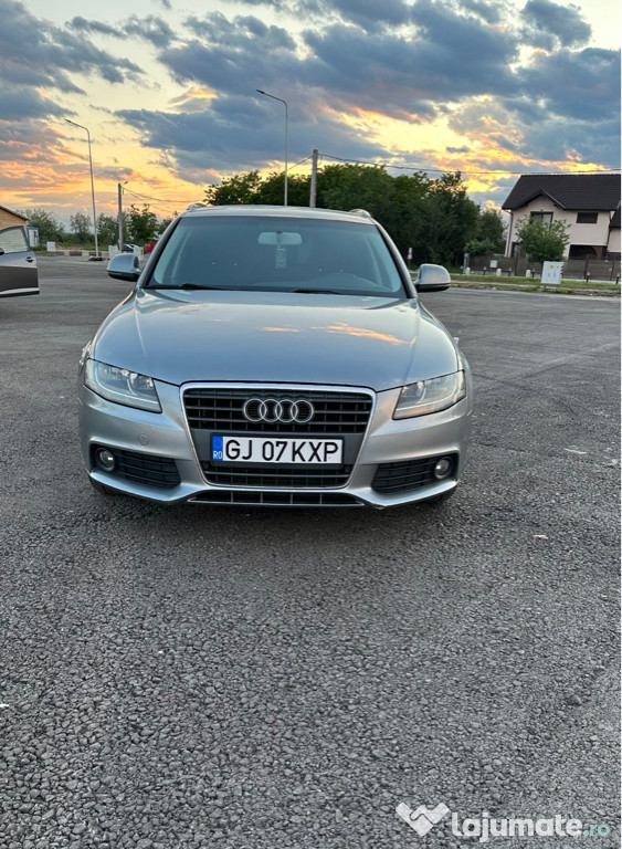 Vând Audi A4 B8 Avant (combi), motor 2.0 TDI.