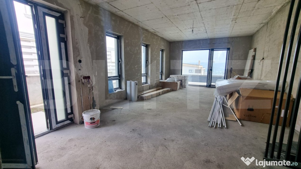 Duplex cu garaj si curte, 153 mp utili in Voronet