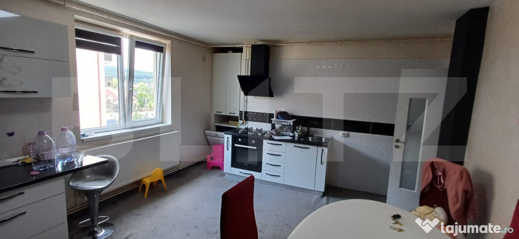 Apartament spațios, 93 mp utili, mobilat complet – Zona H