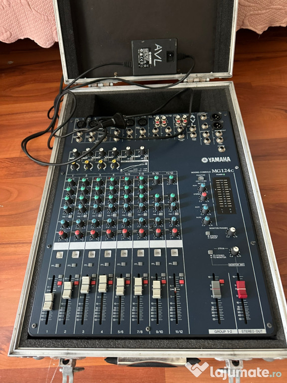 Mixer Yamaha MG124c Impecabil!
