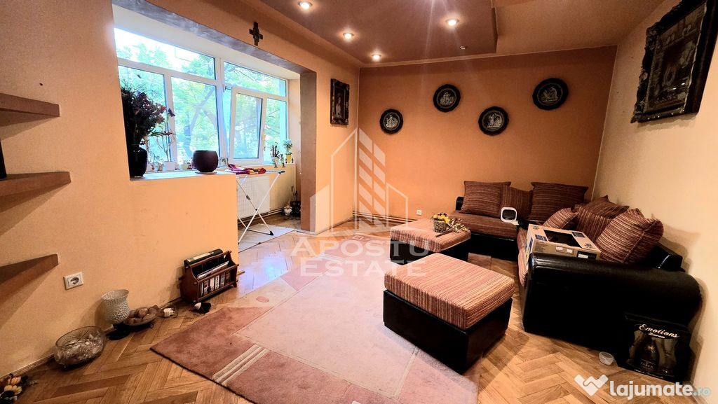 Apartament 4 camere, 2 bai, centrala, etaj 1, Circumvalat...