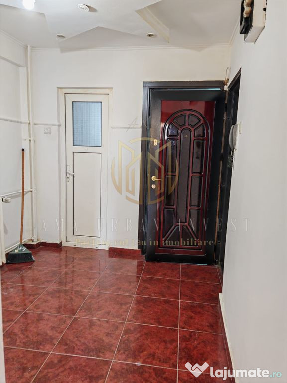 Teiul Doamnei vand apartament 3 camere cf 2 pret 89500eur