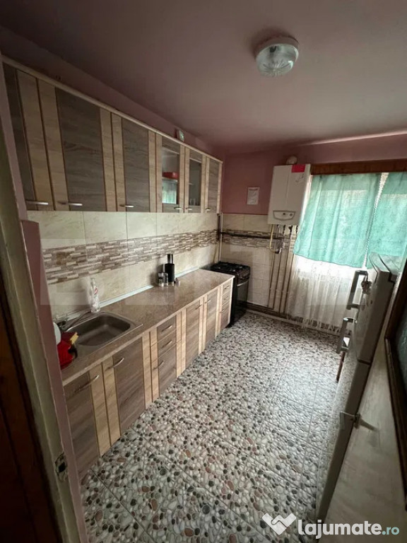 Apartament 3 camere, 76 mp, 3 balcoane, 2 băi, mobilat, Mă