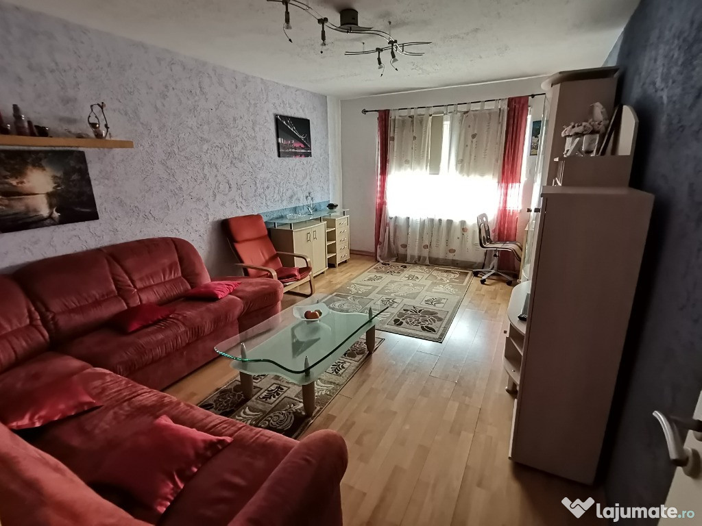 VAND apartament 2 camere decomandat,zona Centrala(str.C-tin Noica)