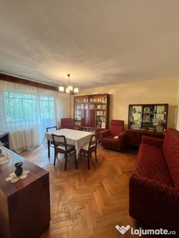 Apartament 4 camere, decomandat,81 mp, Radauti