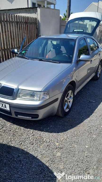 Masina Skoda Octavia