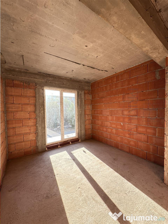 GIROC IQ - Casa individuala - 4 Camere - 3 Bai - Locatie exc