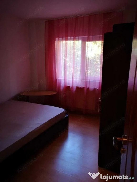 2 camere in zona Spitalului Judetean