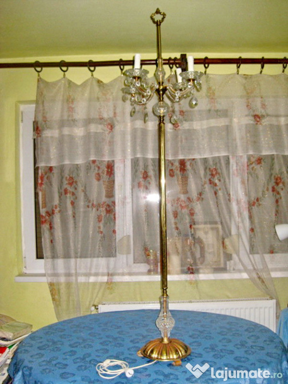 6407- Lampadar podea alama 4 brate cu sticle fatetate.